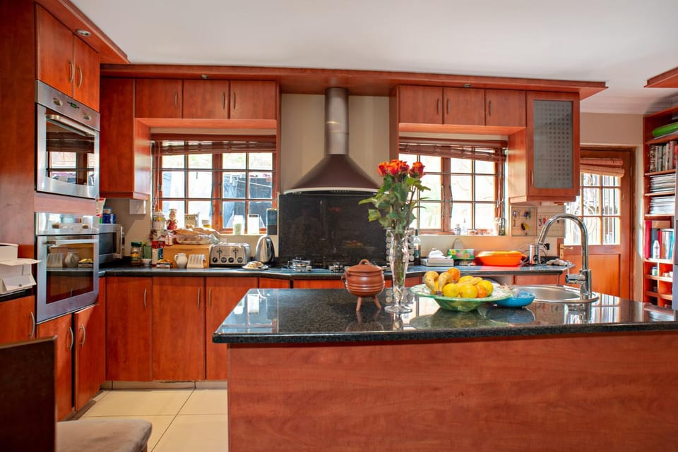 Kitchen or kitchenette, Communal kitchen, Breakfast
