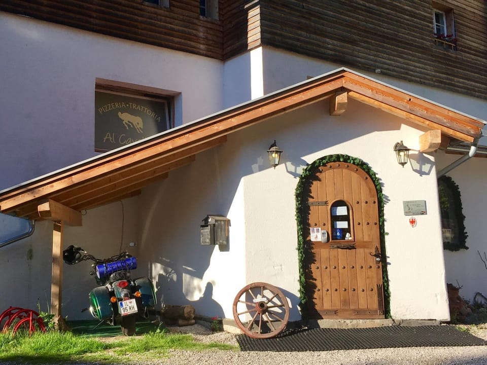 Property building, Facade/entrance