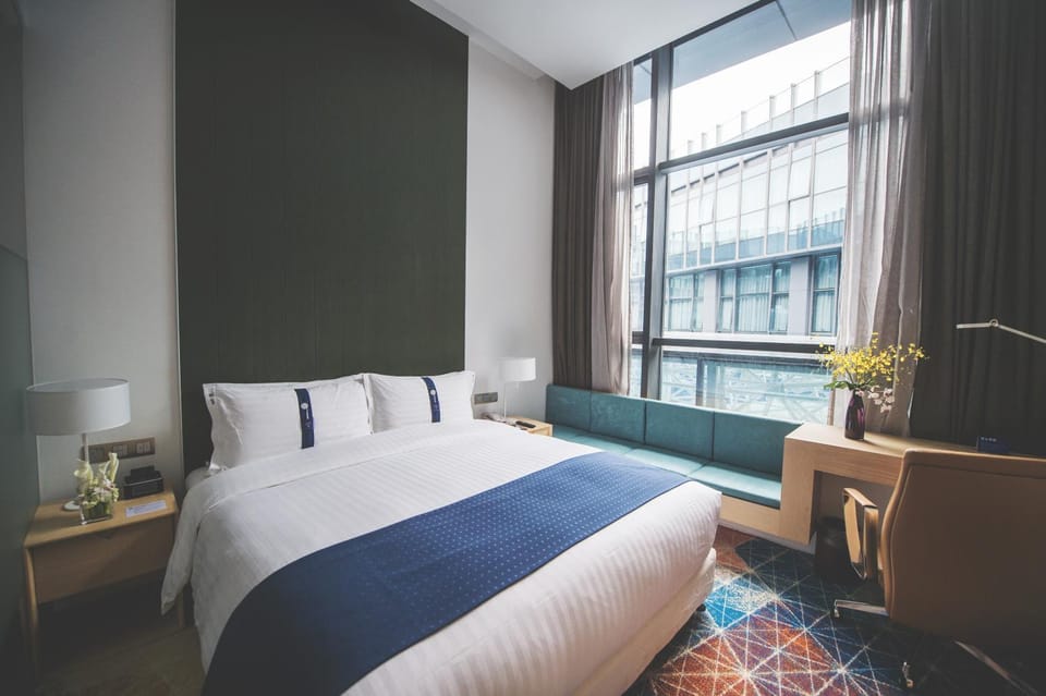Bedroom, bunk bed