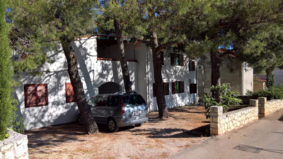 Off site, Neighbourhood, Garden view