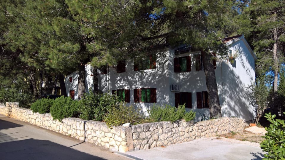 Facade/entrance, View (from property/room), Street view