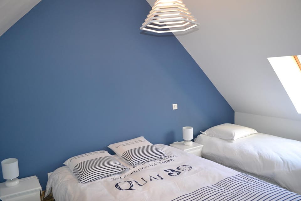 Bed, Photo of the whole room, Decorative detail