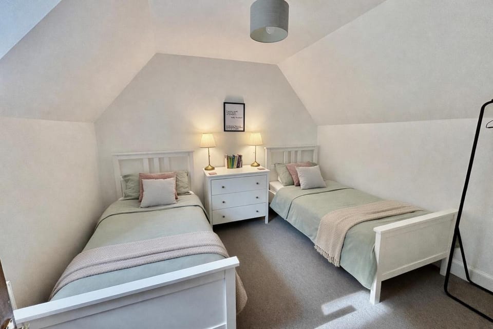 Secret City Cottage - Peaceful - Private Garden House in Aberdeen