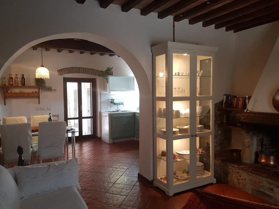Living room, Dining area, Garden view