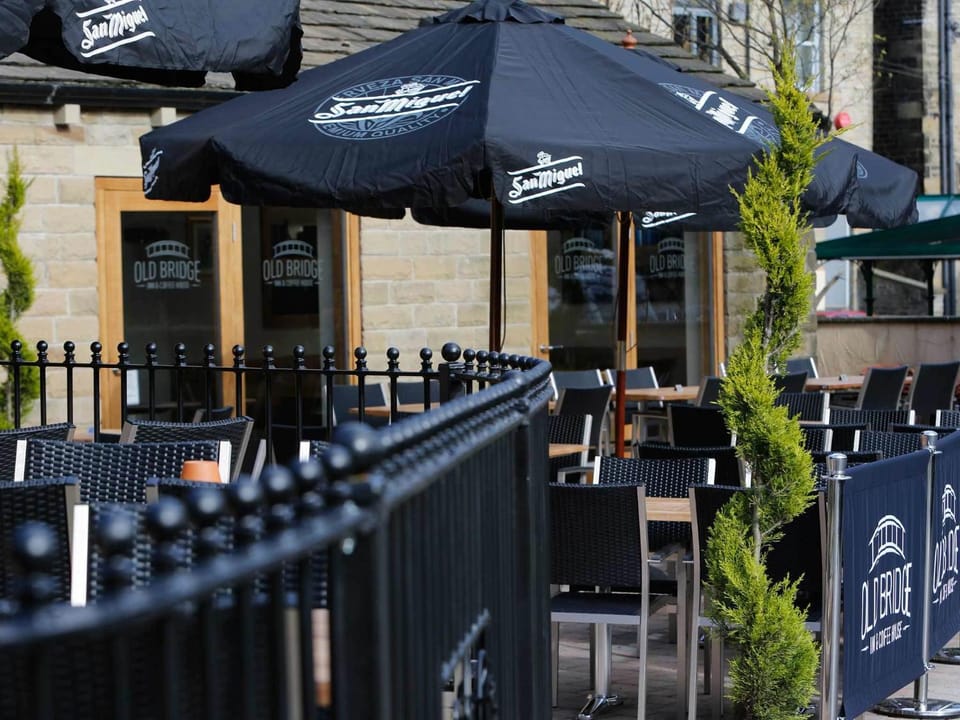 Facade/entrance, Balcony/Terrace