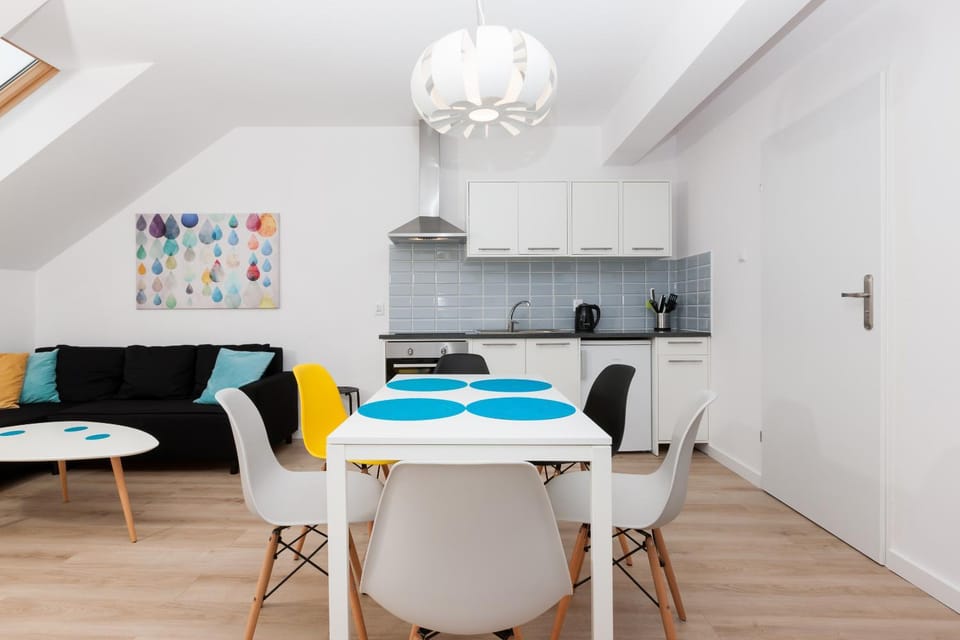 Kitchen or kitchenette, Photo of the whole room, Dining area