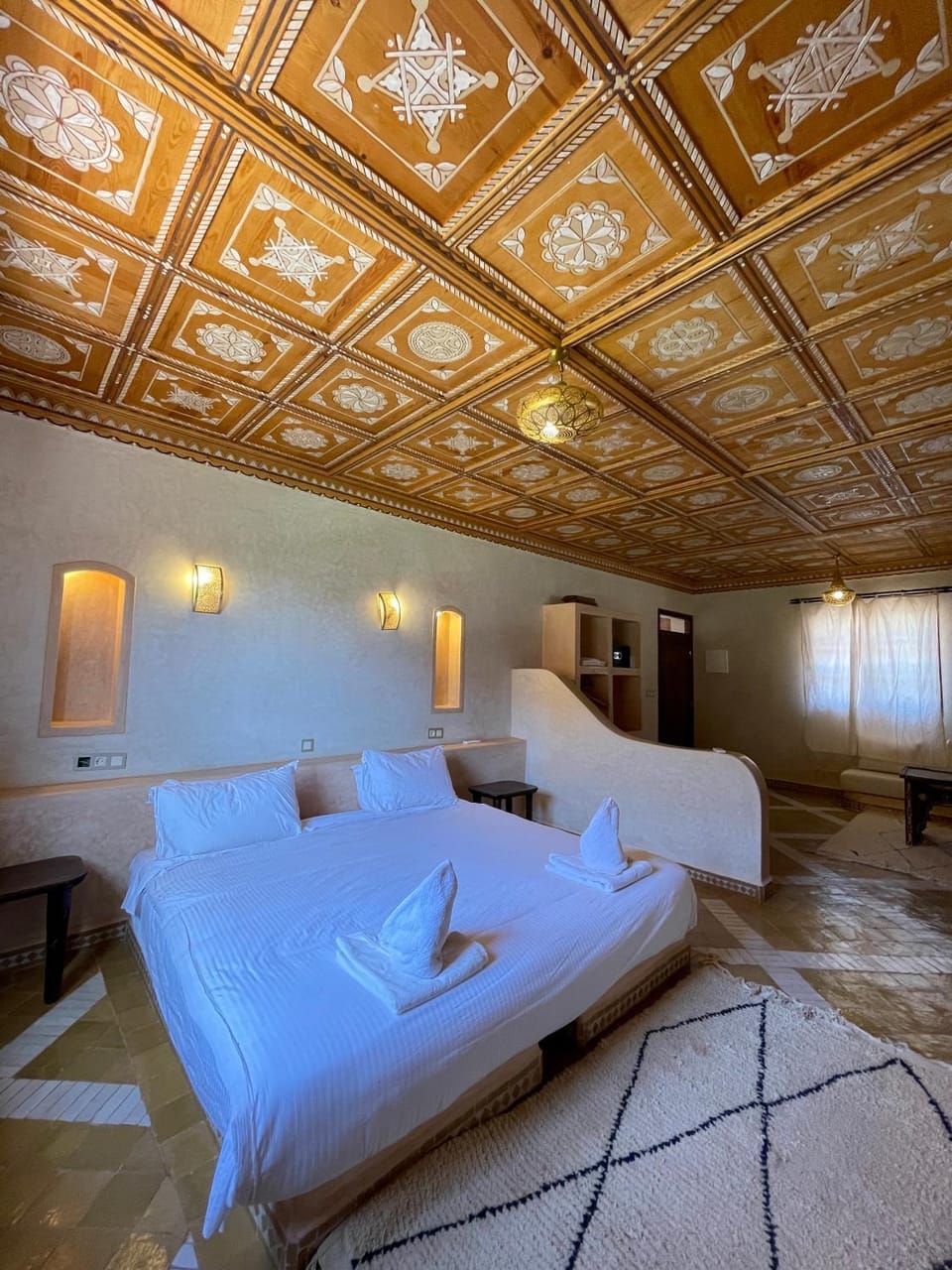 Bed, Photo of the whole room, Seating area, Bedroom