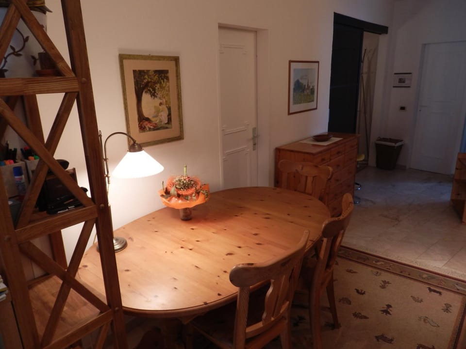 Day, Photo of the whole room, On site, Seasons