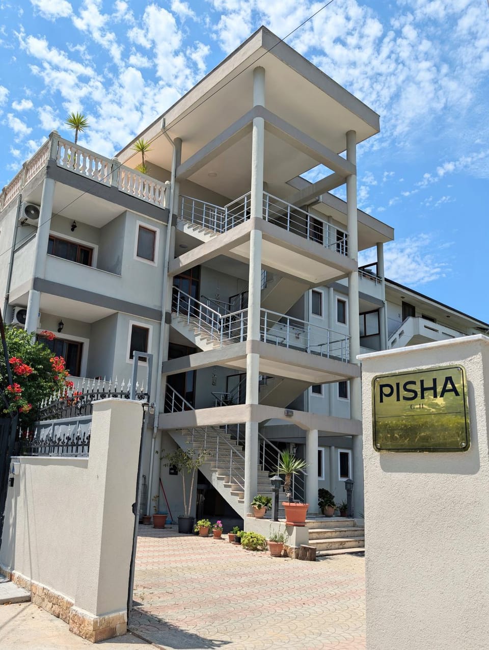 Property building, Facade/entrance, Day