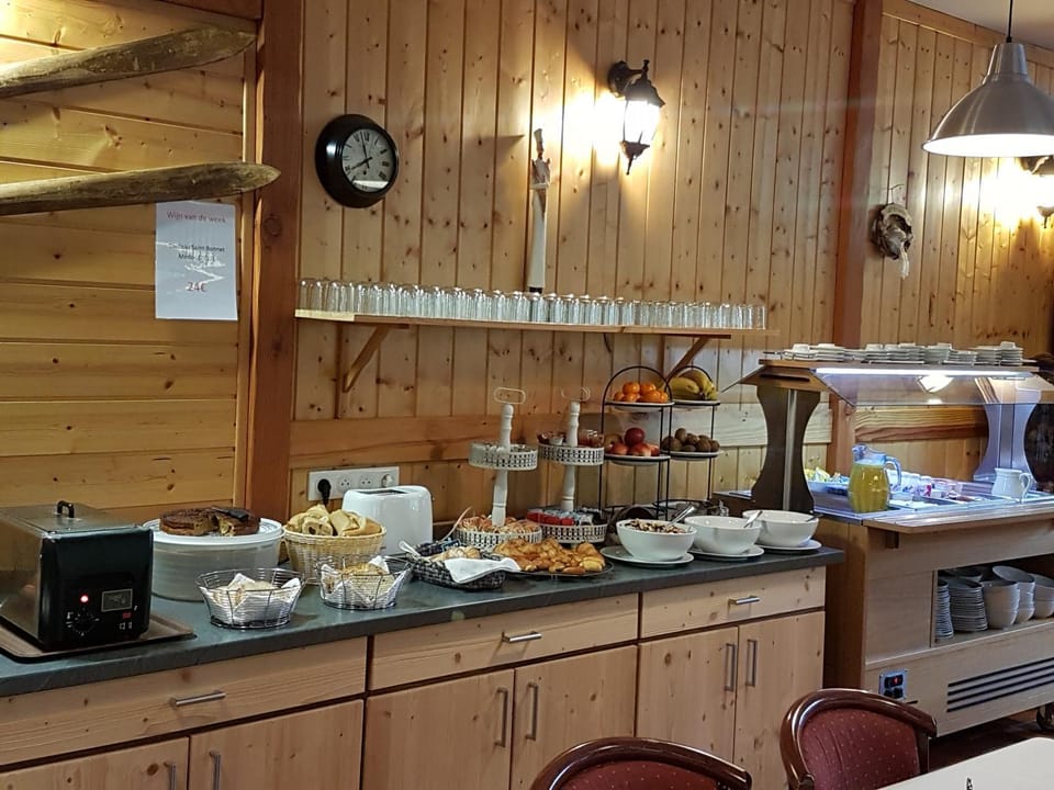 Breakfast, Continental breakfast, Buffet breakfast
