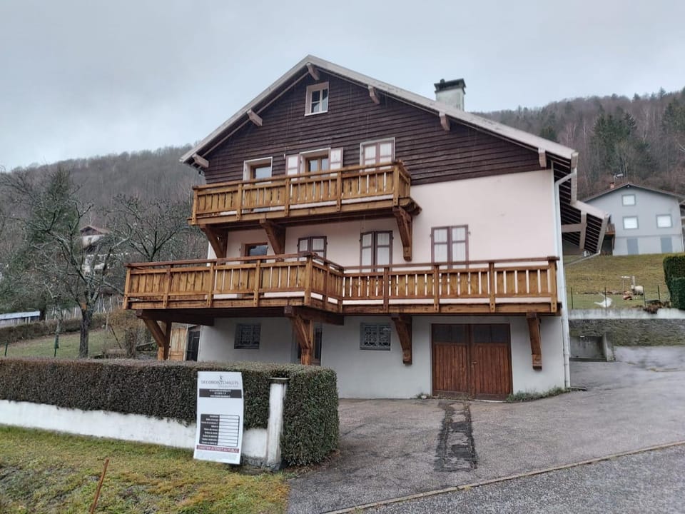 Property building, Balcony/Terrace