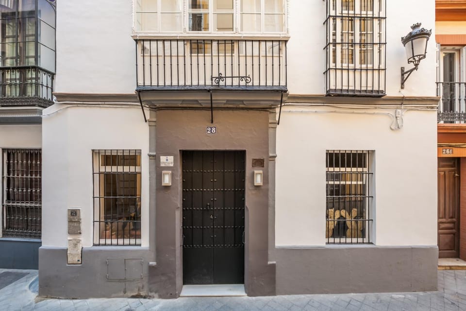 Property building, Facade/entrance