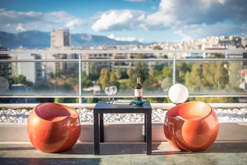 Coffee/tea facilities, Balcony/Terrace, City view, Landmark view, Mountain view