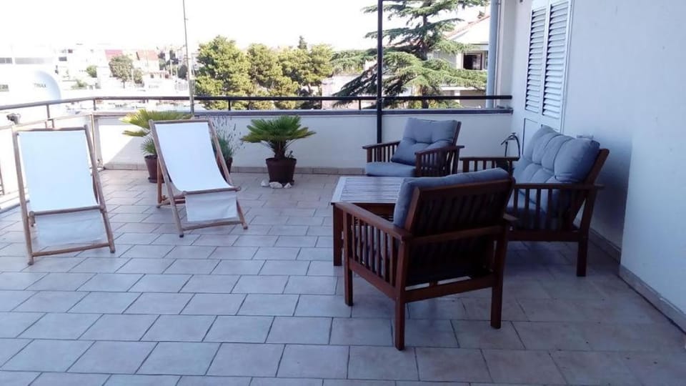 Amazing seaview apartment with a balcony near the beach - Kneza Trpimira I Apartment in Zadar