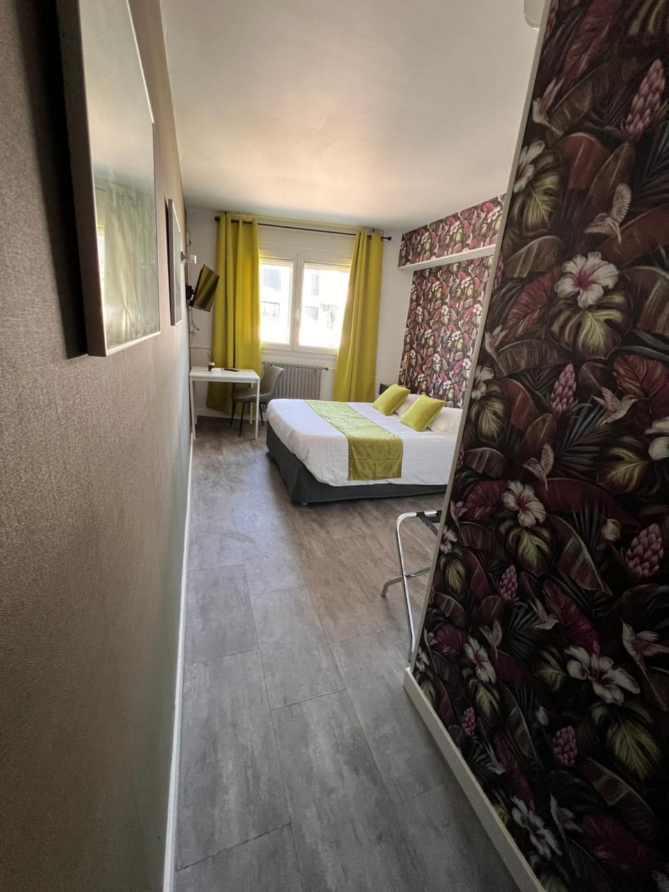 Photo of the whole room