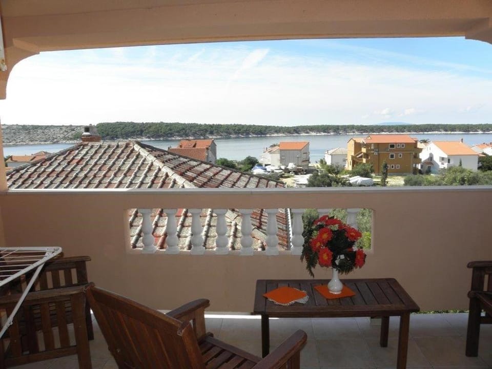 Apartments Jasko 2895 Bed and Breakfast in Lika-Senj County