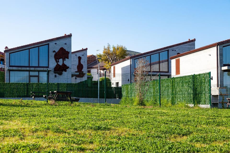 Cabañas La Senda de los elefantes Cabárceno House in Cantabria