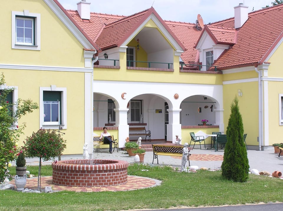 Arkadenhof Flasch Farm Stay in Austria