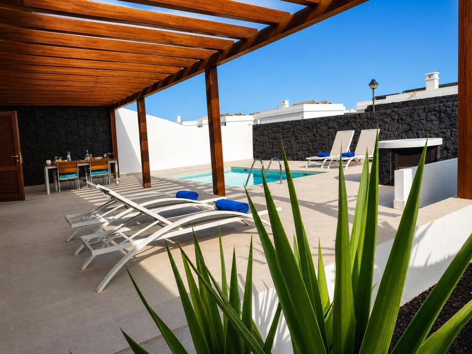 Balcony/Terrace, Pool view