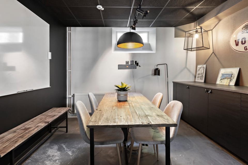 Meeting/conference room