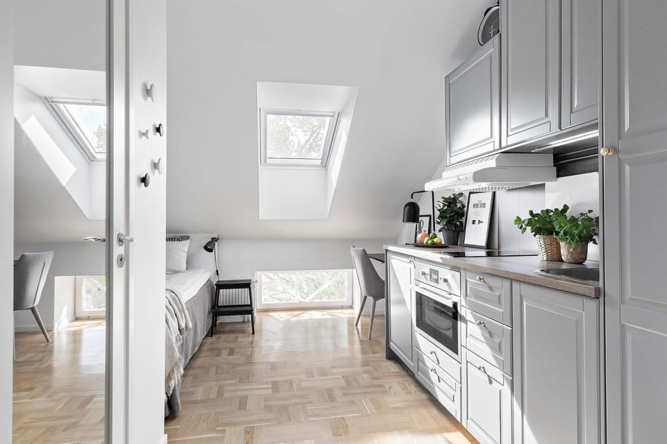 Bed, Kitchen or kitchenette, Dining area
