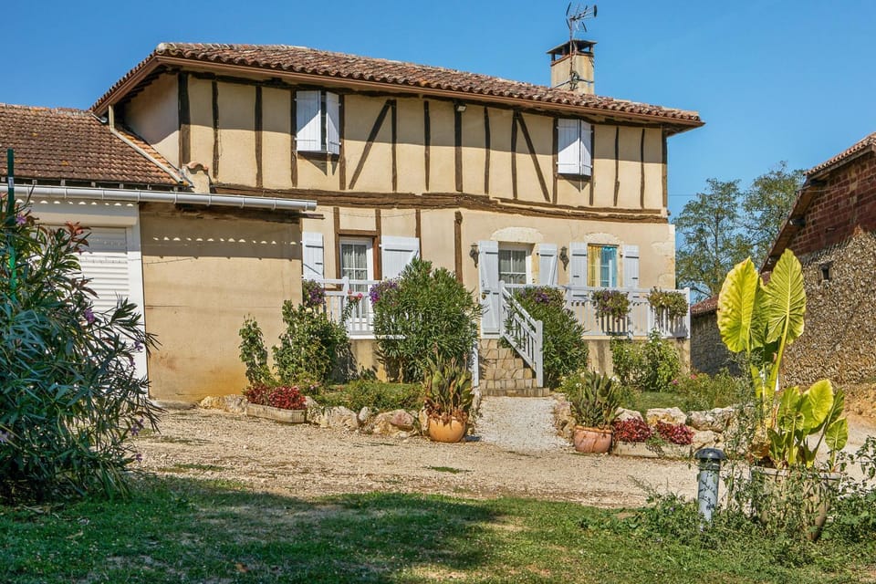 Villa charmante en pleine campagne de Courrensan avec piscine privée Villa in Occitanie