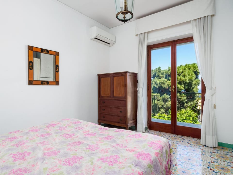 Bed, Balcony/Terrace, Photo of the whole room, Bedroom, air conditioner