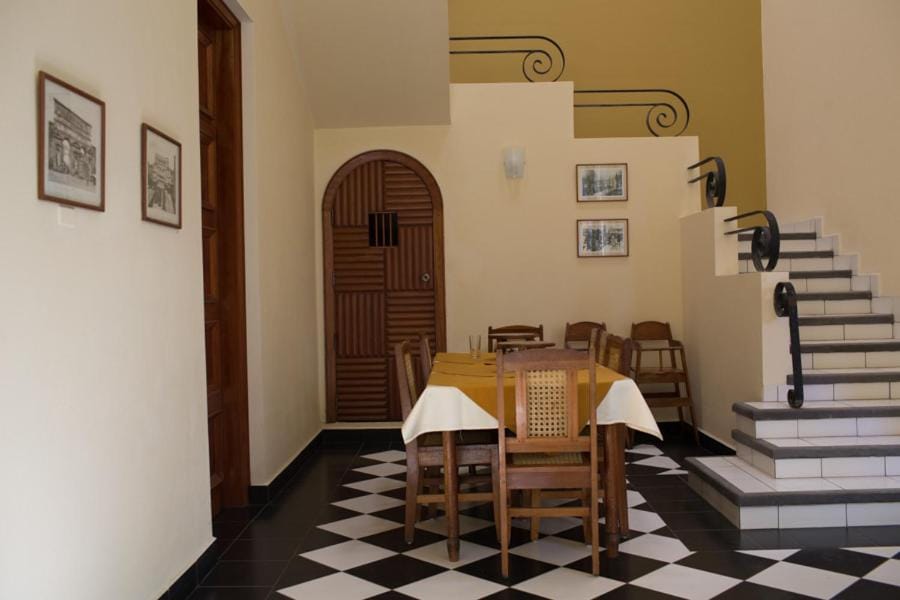 Property building, Restaurant/places to eat