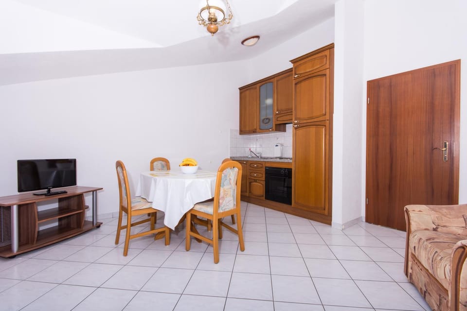 Villa Snježana Apartment in Okrug Gornji