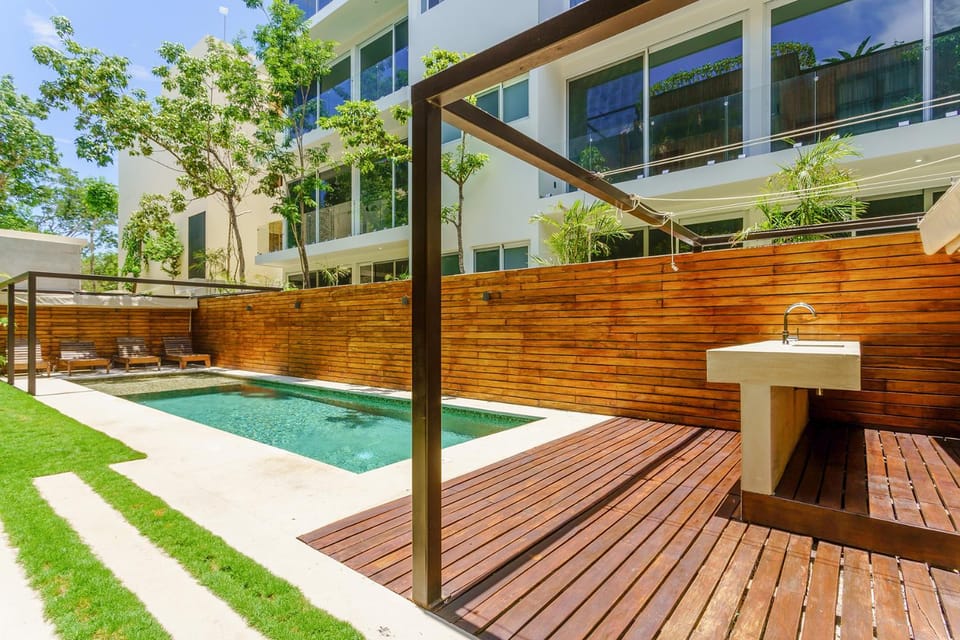 Swimming pool