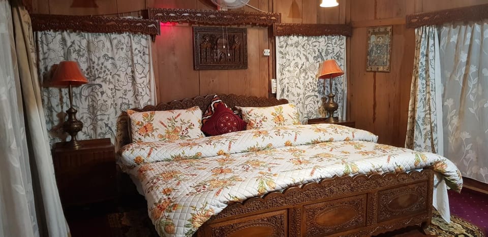 House Boat Hardy Palace Docked boat in India