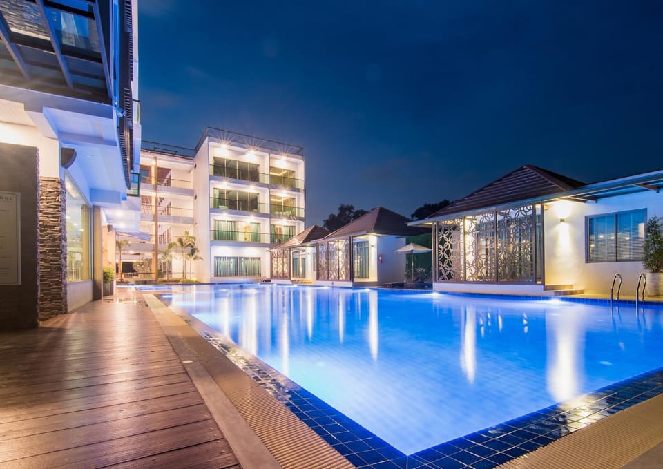 Pool view, Swimming pool
