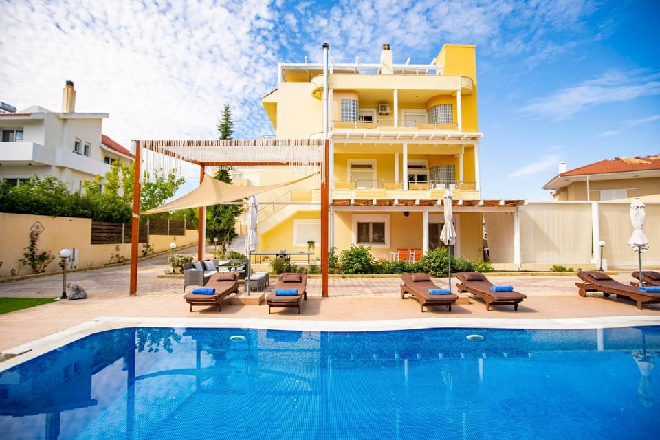 Property building, Swimming pool