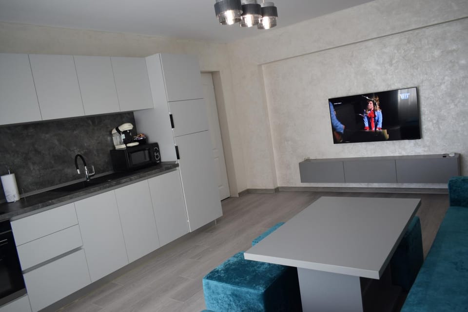 TV and multimedia, Kitchen or kitchenette, Dining area