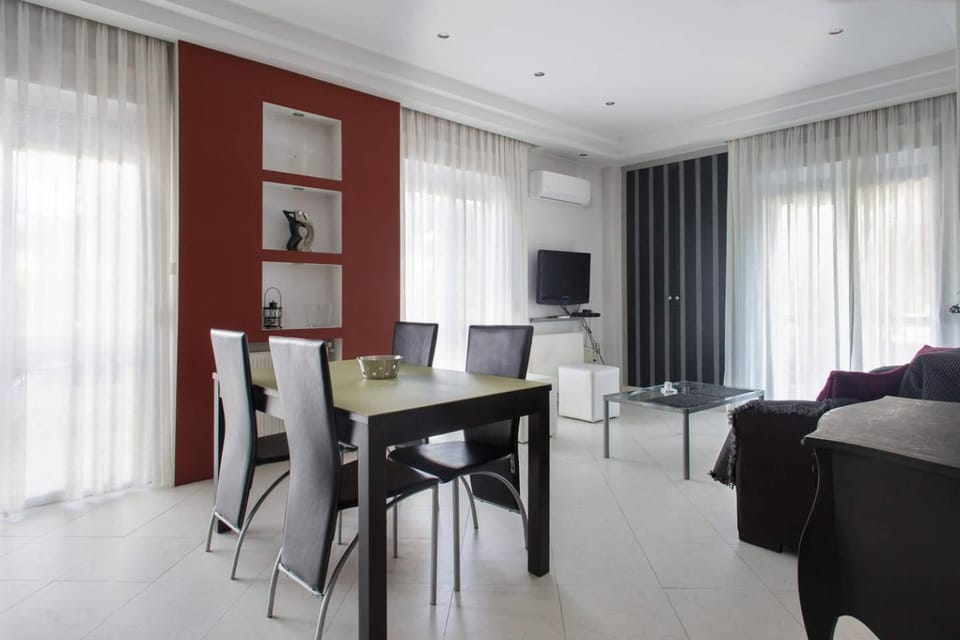 Glyfada Riviera Home Apartment in South Athens