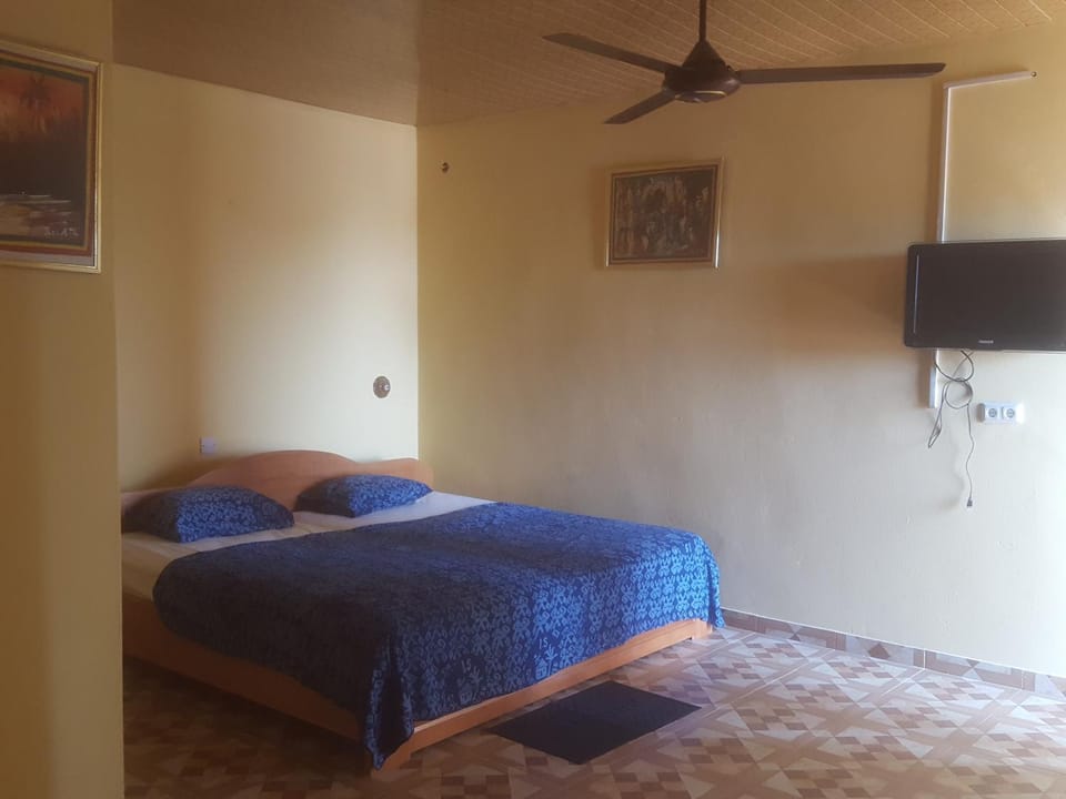 IS Guest House Bed and Breakfast in Central Region, Ghana
