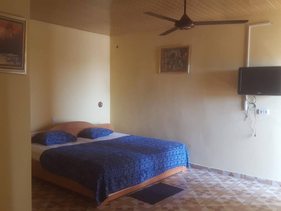 IS Guest House Bed and Breakfast in Central Region, Ghana