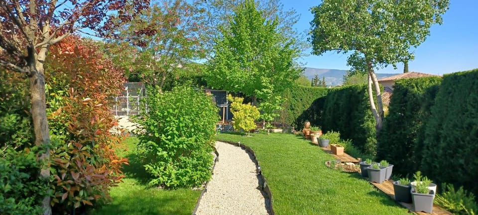 Garden, Garden, Parking
