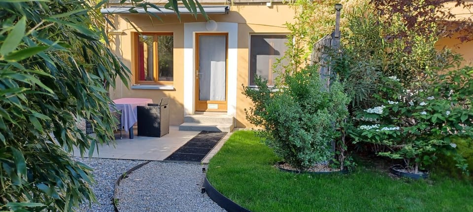 Garden, Balcony/Terrace