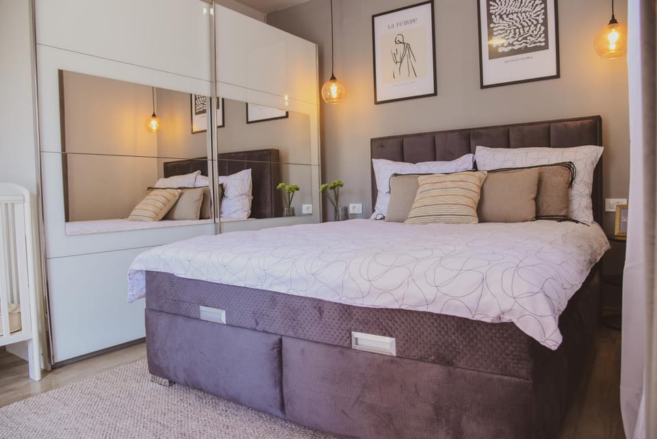 Bed, Bedroom, wardrobe