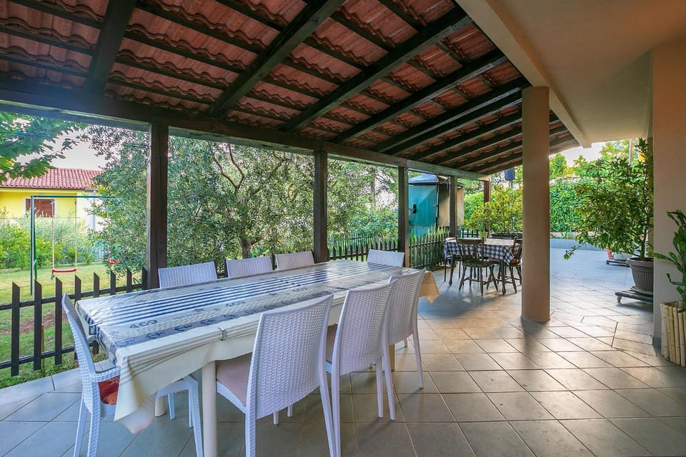 BBQ facilities, Balcony/Terrace, Garden view