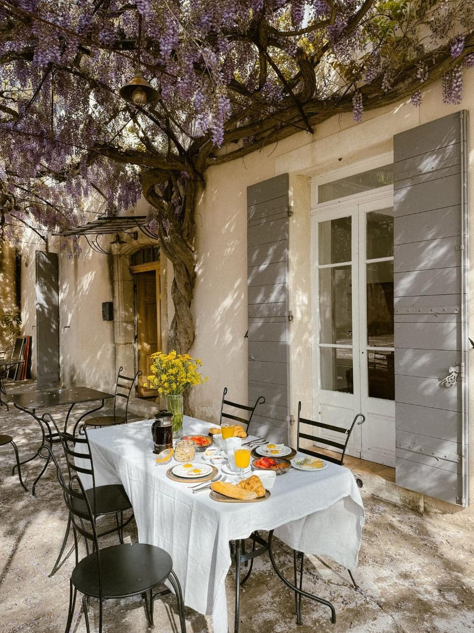 Food and drinks, Seating area, Food, Breakfast