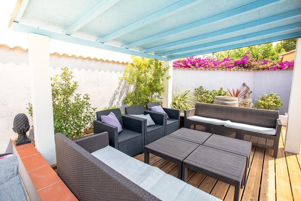 Patio, Garden, Balcony/Terrace, Time of day, Internal: Not applicable to any particular room