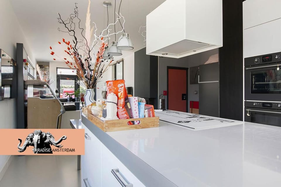Coffee/tea facilities, Kitchen or kitchenette, Dining area, dishwasher, minibar, oven, pet friendly, stove