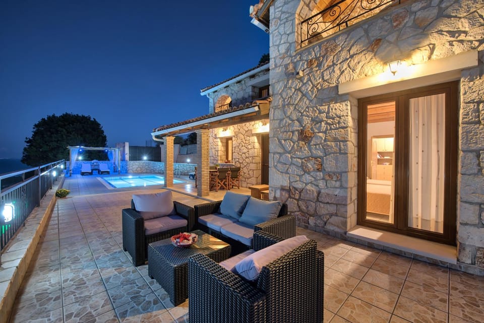 View (from property/room), Balcony/Terrace, Seating area