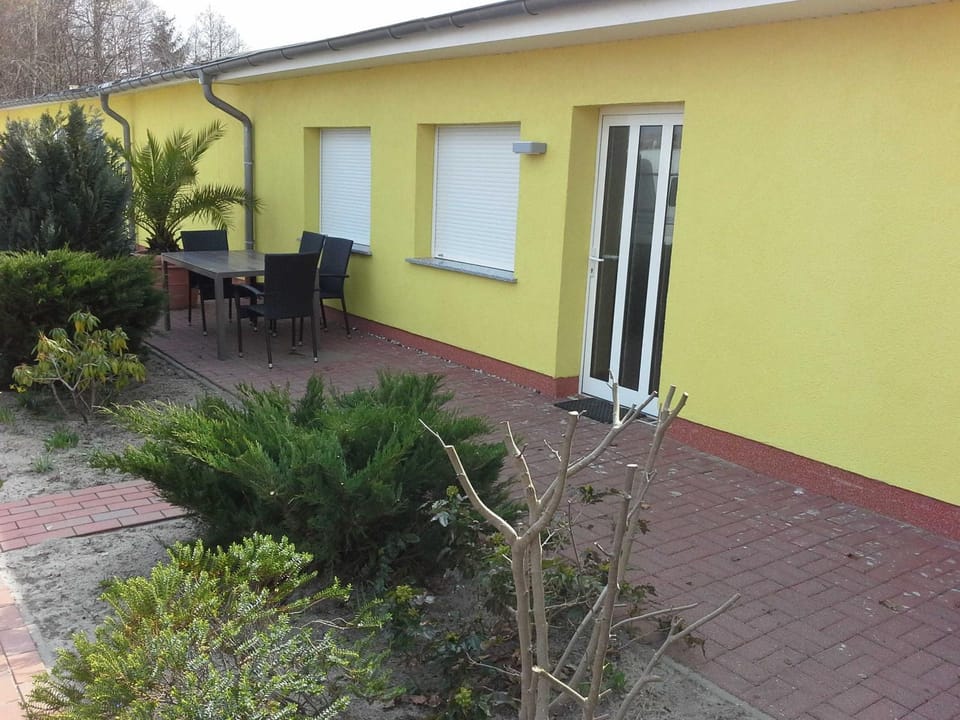 Property building, Facade/entrance, Balcony/Terrace