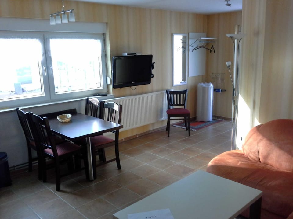 TV and multimedia, Photo of the whole room, Dining area