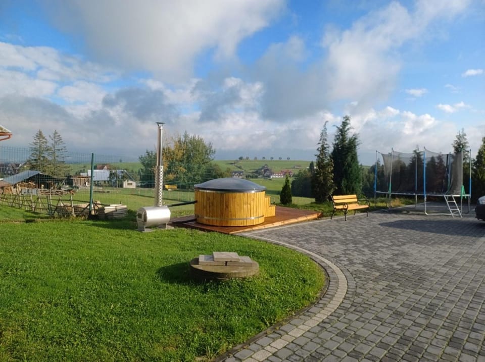 Hot Tub, Hot Tub, Mountain view