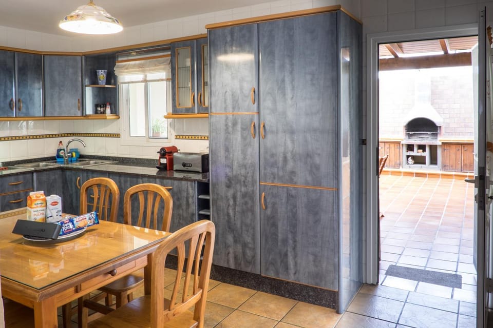 BBQ facilities, Balcony/Terrace, Kitchen or kitchenette, Dining area