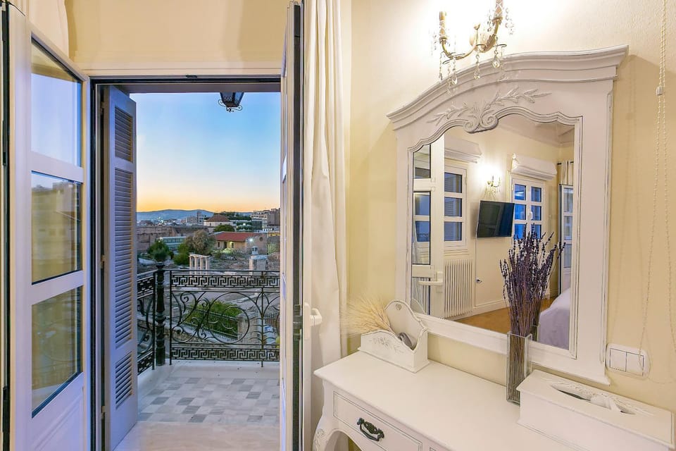 View (from property/room), Photo of the whole room, Decorative detail, Landmark view